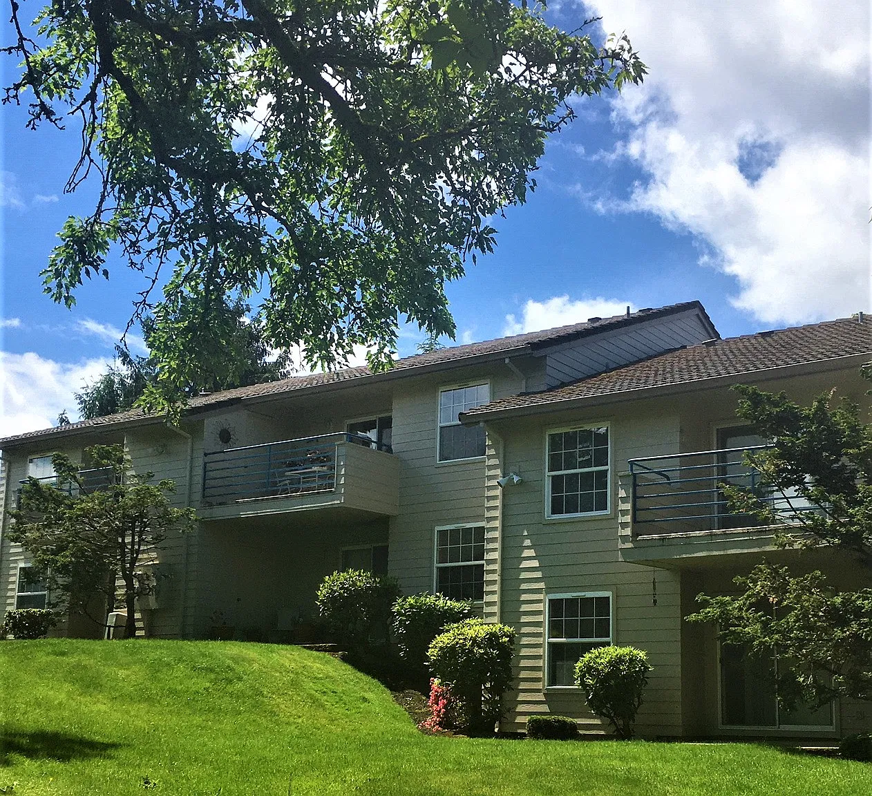 1 bed, 758 sqft, $1,455 — Photo 2