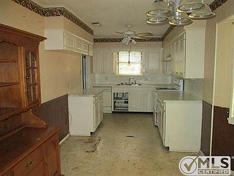 4th image of 203 Sue Ln