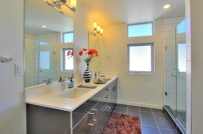 large 2 sink master bathroom