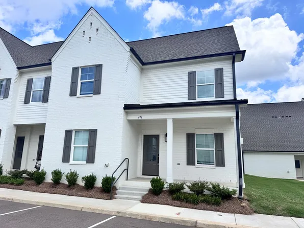 616 Cottage Grove Cir, Oxford, MS 38655