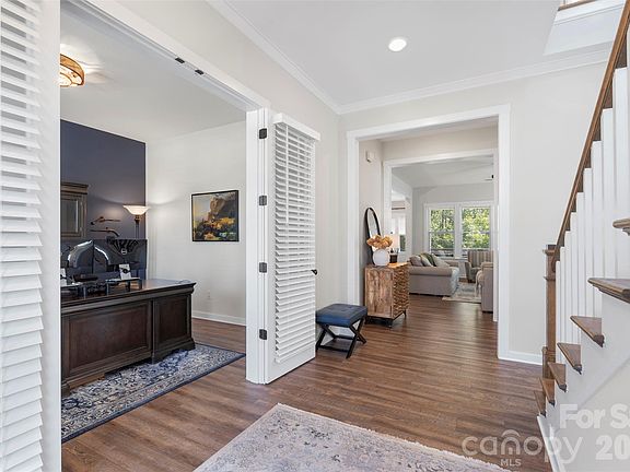 4th image of 4047 Oarman Ct