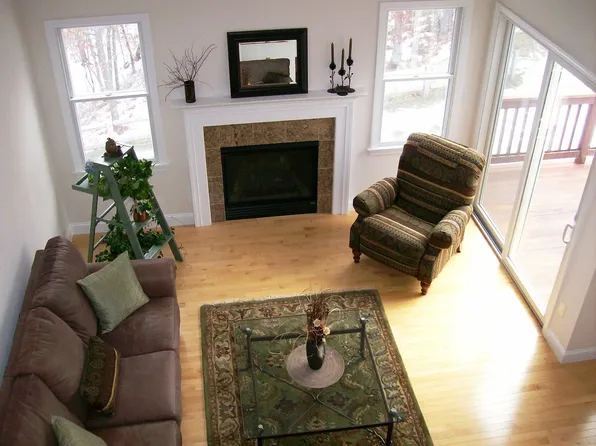 1 Matt Hoxie Trl, Plymouth, MA 02360