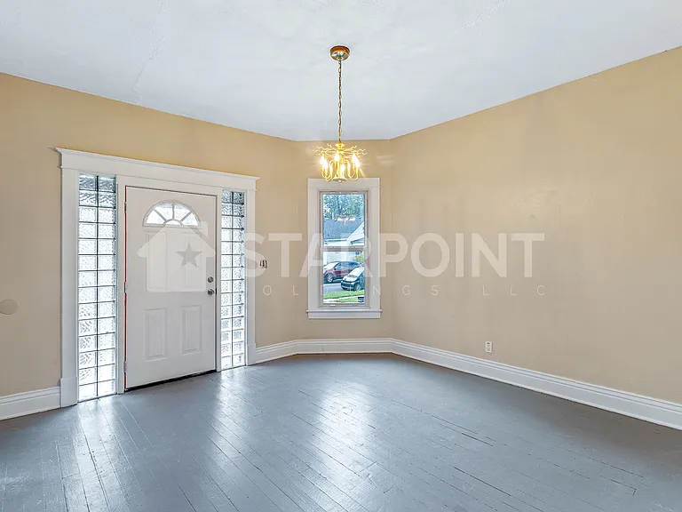739 S 37th St — Photo 7