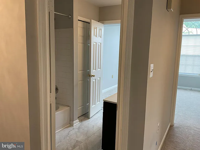 9808 Lake Pointe Ct #301 — Photo 8
