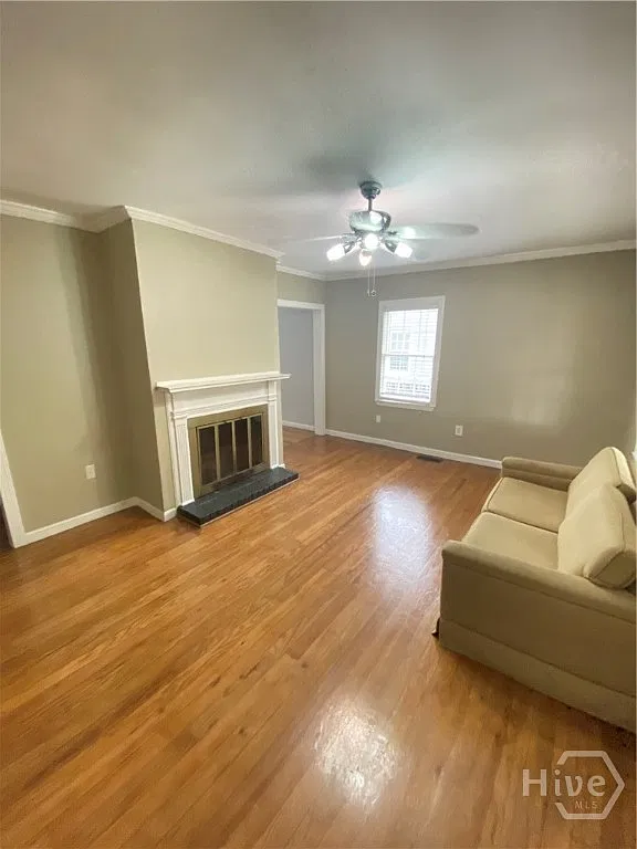 4 bed, 3.0 bath, 1197 sqft, $2,025 — Photo 2