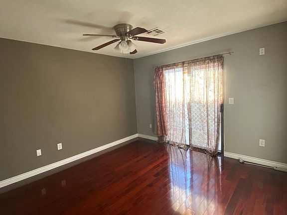 5th image of 1129 Willow Tree Dr Unit A