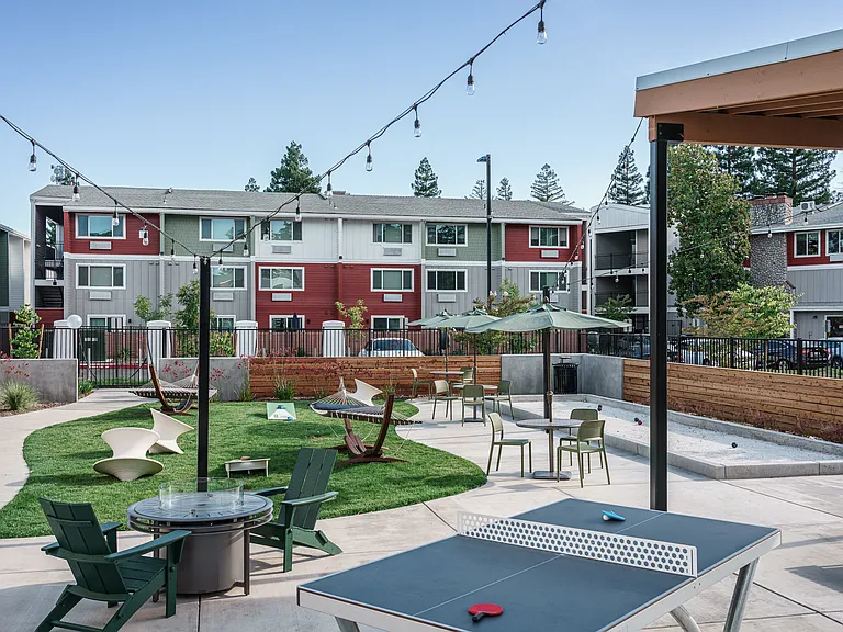 Track 281 Apartments — Photo 25