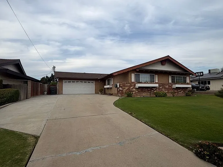 4301 Skye Dr — Photo 2