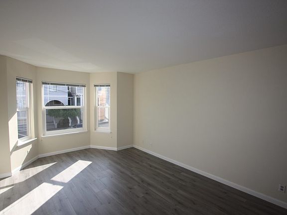 5th image of 375 10th Ave APT 1