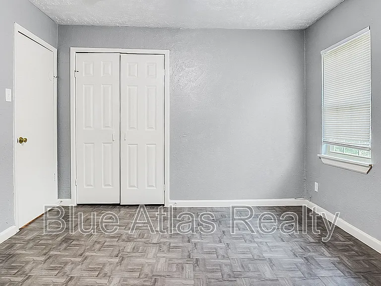 2215 Riverview Dr #D — Photo 10