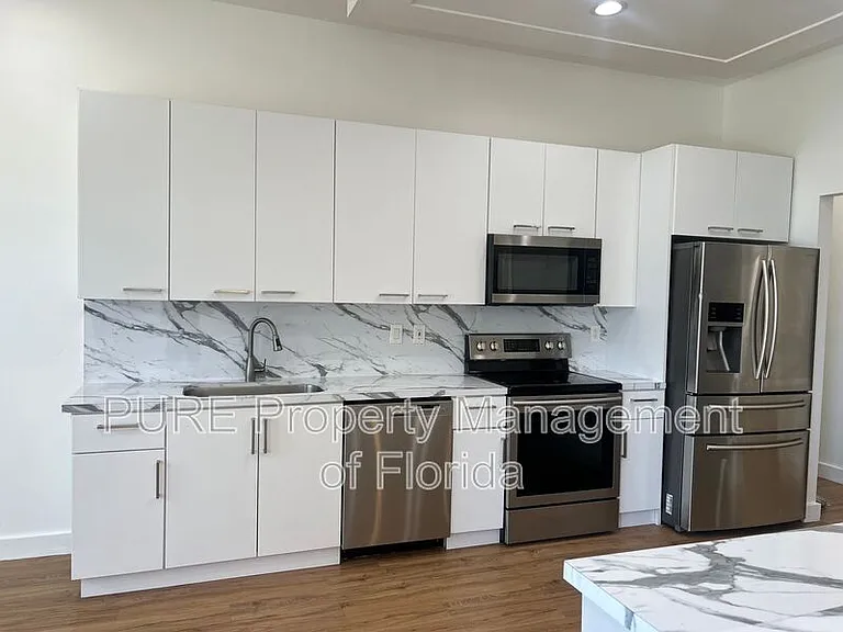 14232 SW 8th Ave — Photo 29