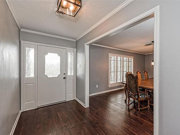 4th image of 902 Ivy Ann Dr