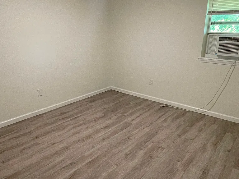 403 Butler Dr — Photo 12