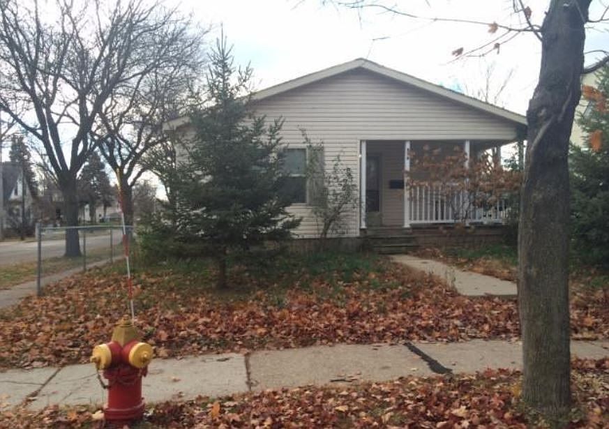 1st image of 876 Lawson Ave E