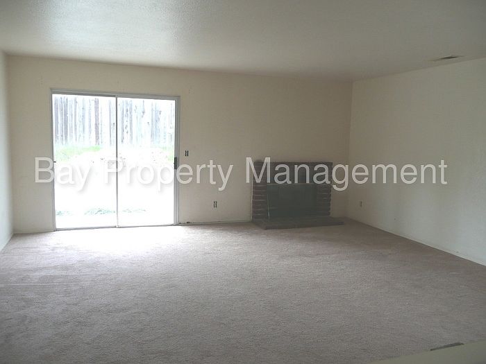 2nd image of 331 Meadow Cir