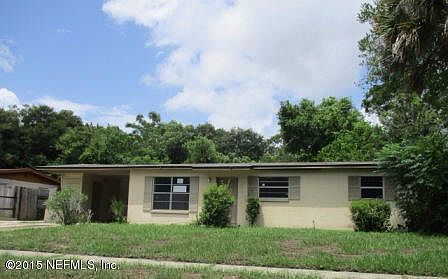 2nd image of 2922 Wycombe Dr W