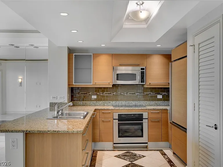 322 Karen Ave #2705 — Photo 10