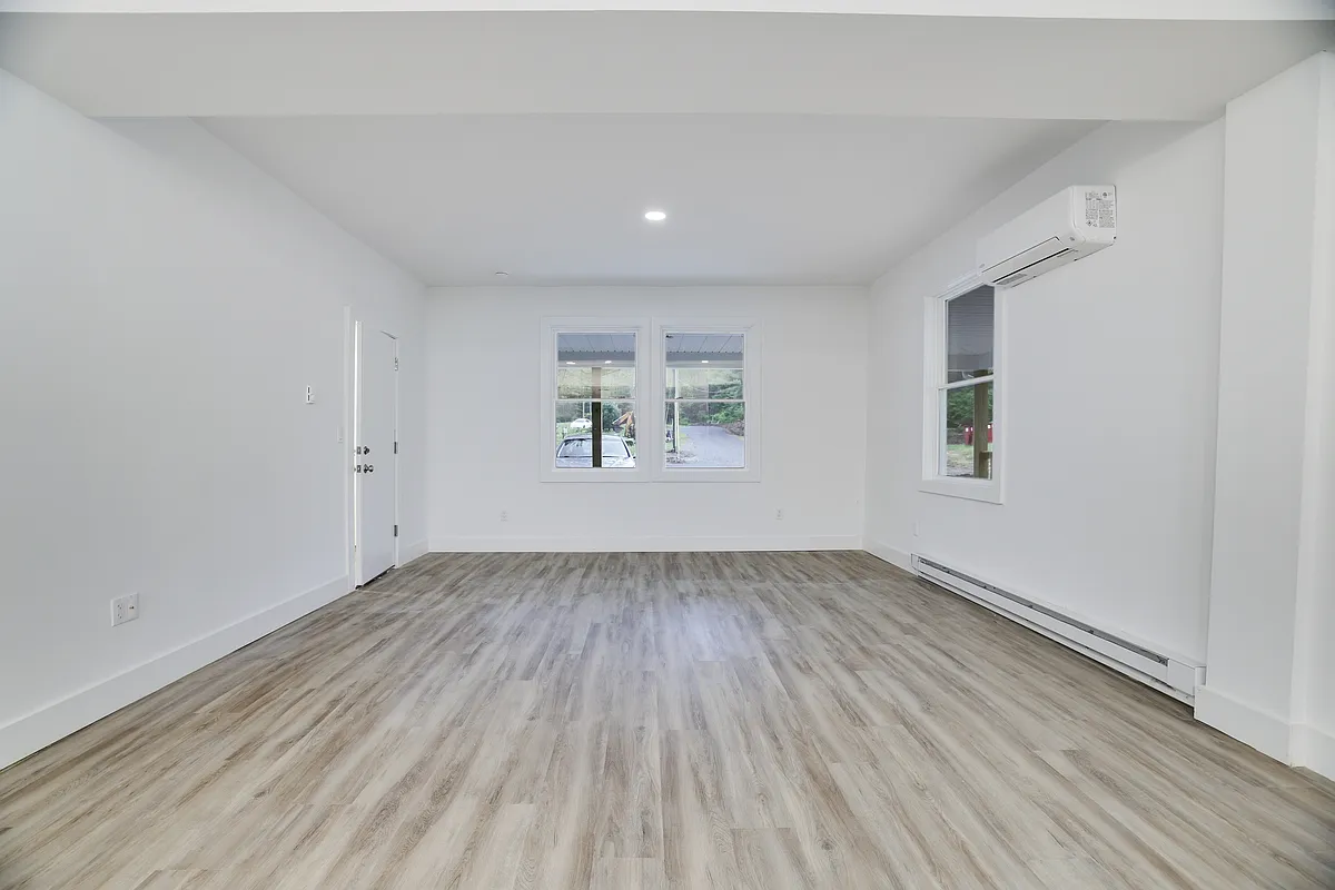 Building Photo - 127 Evergreen Ln