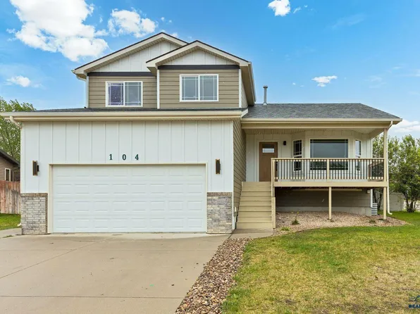 104 Savoy Cir, Rapid City, SD 57701