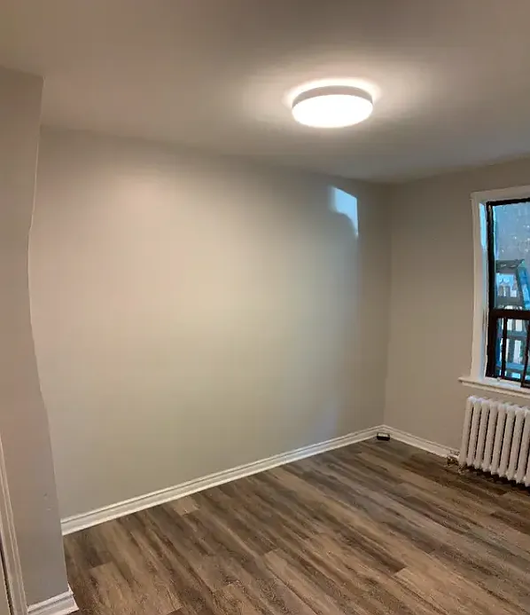 44 Victoria Ave S — Photo 3
