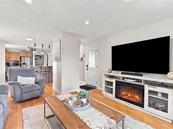 2nd image of 12 Glamis Ct