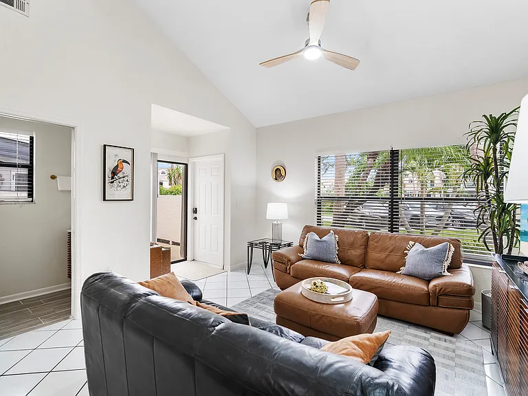 61 Emerald Woods Dr #D2 — Photo 8