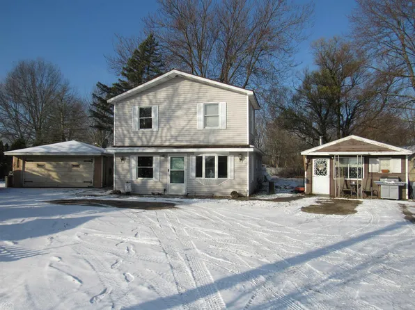 7640 River Rd, Marine City, MI 48039