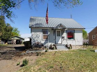 1004 Blaine Ave, Sunnyside, WA