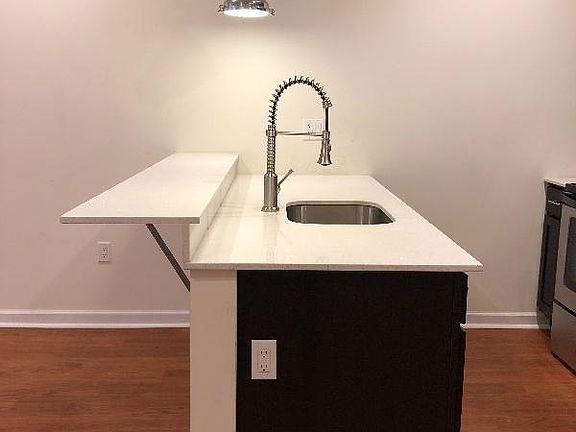 5th image of 1310 Irving St Unit 1