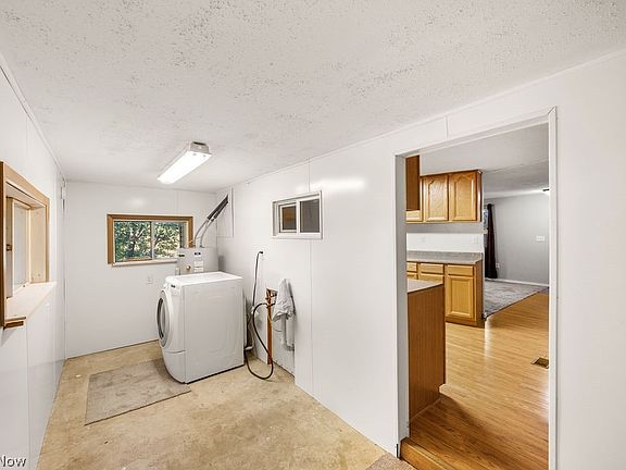 11th image of 58 Rock Ridge Rd