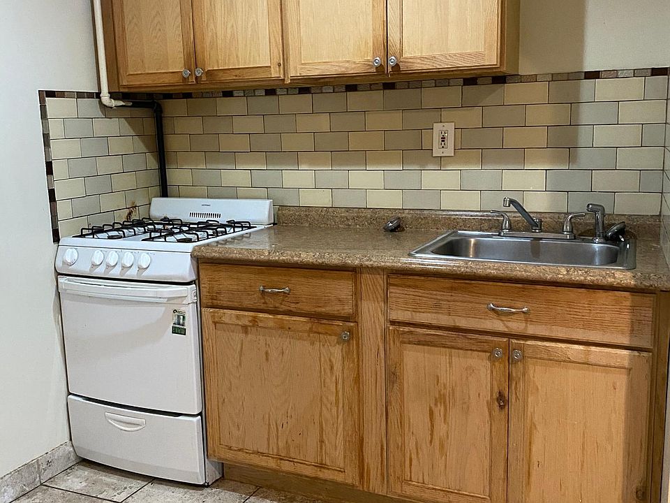1st image of 256 Calhoun Ave #1