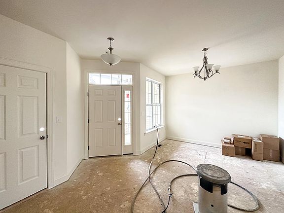 RV-45 Foyer