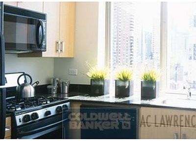3rd image of 561 10th Ave APT 21H