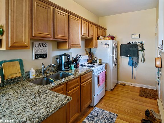 3rd image of 504 Wisconsin Ave #2