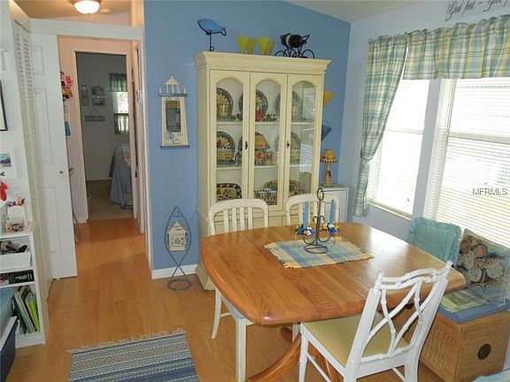 4th image of 73 Crown Point Dr