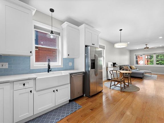 5th image of 1505 N Maplewood Ave #1