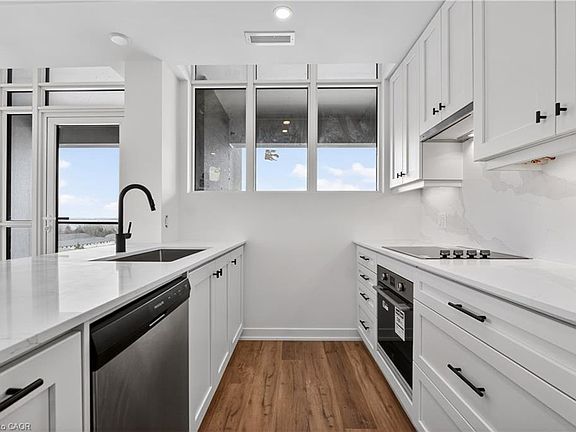 2nd image of 461 Green Rd #707