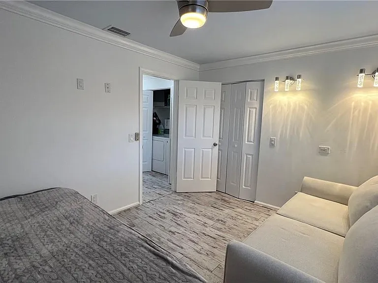5580 Coach House Cir #F — Photo 25