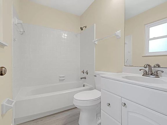3rd image of 5556 Split Oak Ct