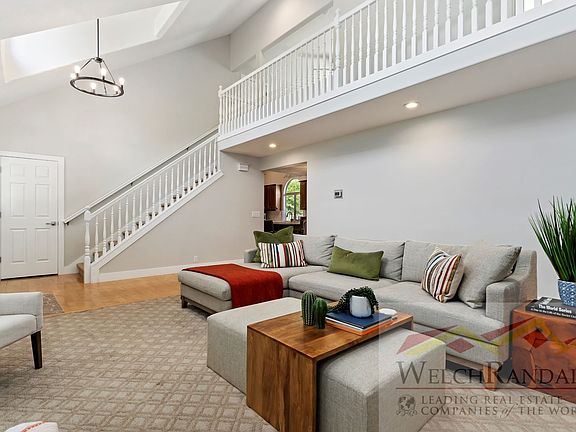 5th image of 765 E Grand Cayman Dr