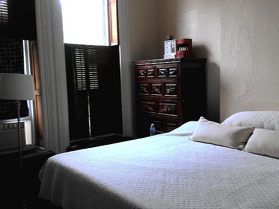 Bed room overlooking Washington Park