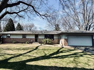 6135 Halverson Dr, Rockford, IL 61109