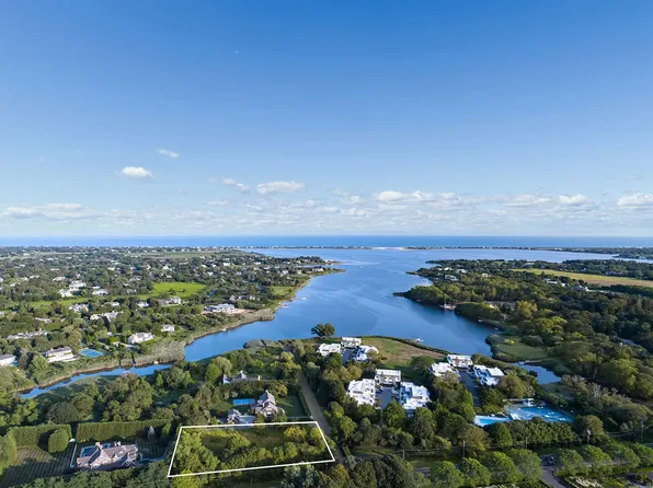 11 Bay Ave, Water Mill, NY 11976