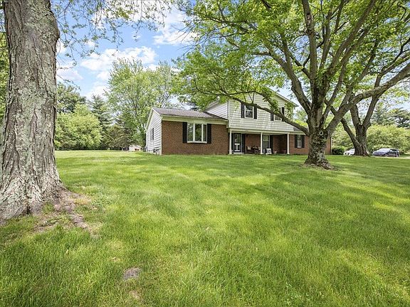 4th image of 13598 Carriage Ln