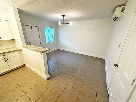 3rd image of 635 NE 8th Ave #11202274