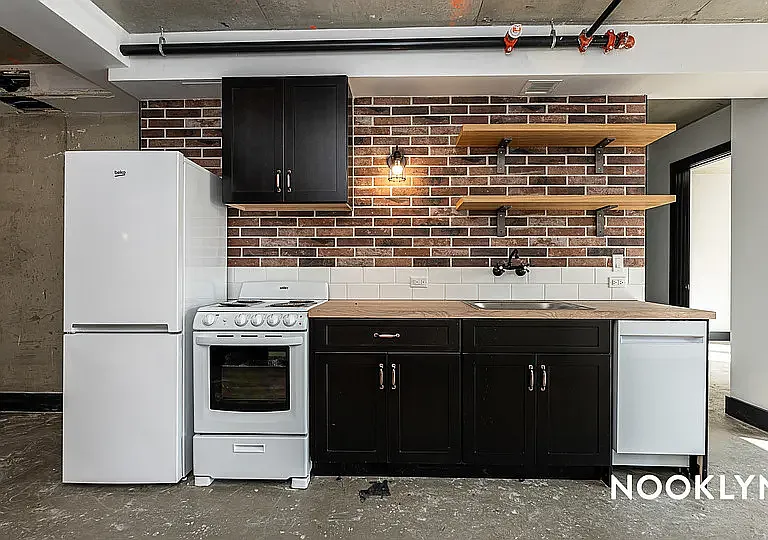 639 Foster Ave #305 — Photo 3