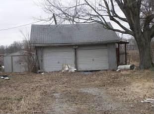 2nd image of 903 County Road 725 E
