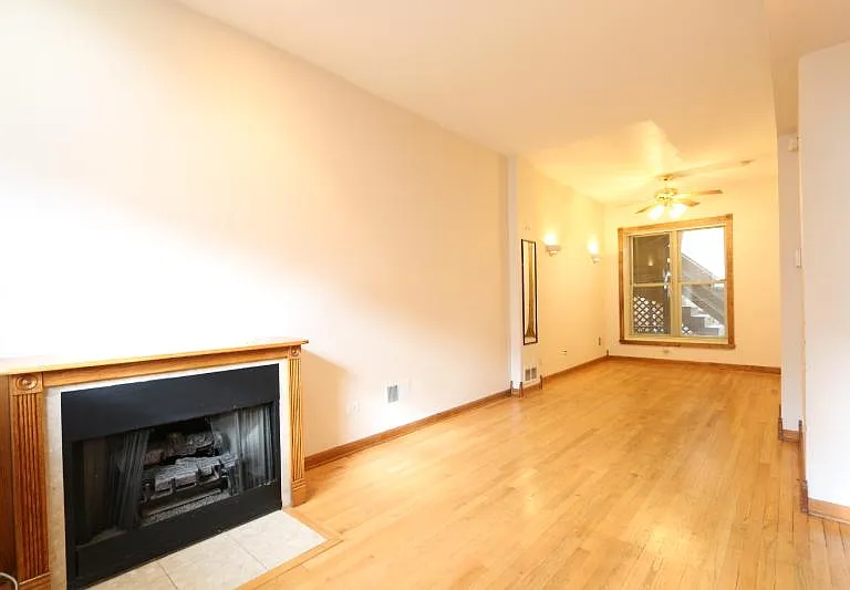 1257 W Flournoy St #1R — Photo 7