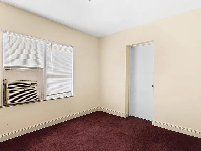 2434 McKinley St — Photo 9