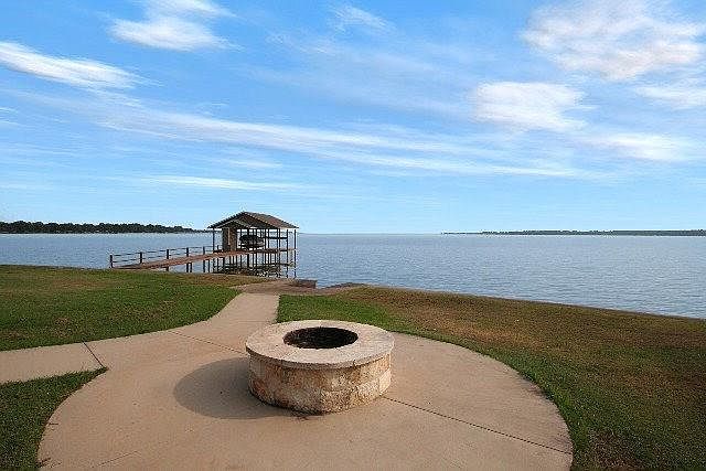 1st image of 209 Seaside Dr